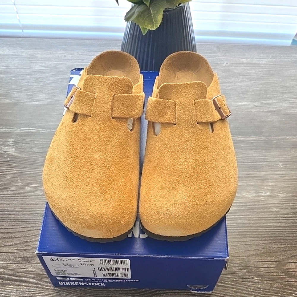 BIRKENSTOCK